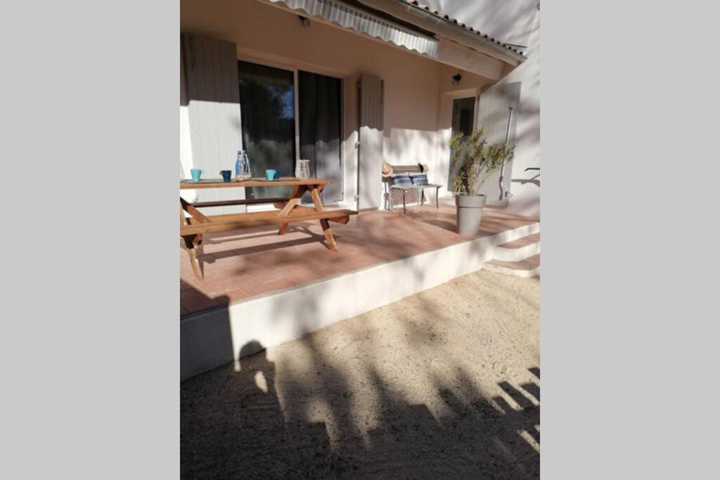 Maison 5 Personnes En Garrigue - Piscine-Spa Prive Langlade Exterior photo